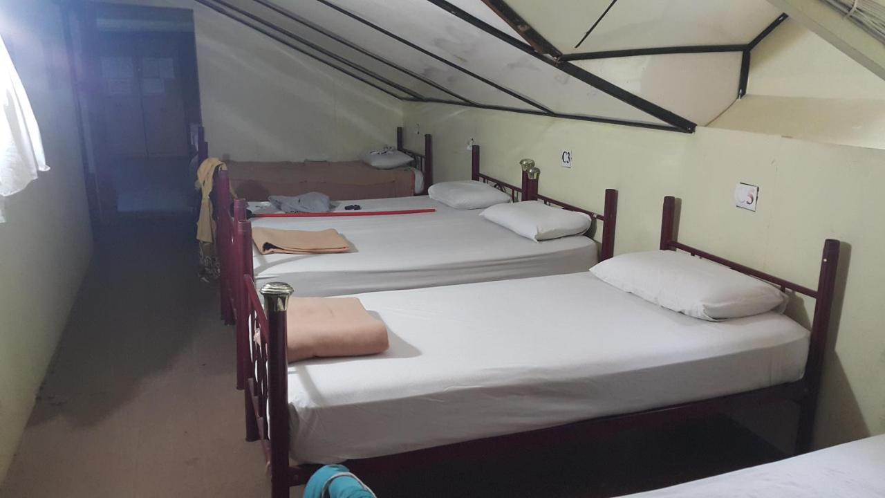 Alora Budget Inn Tanah Rata Ngoại thất bức ảnh