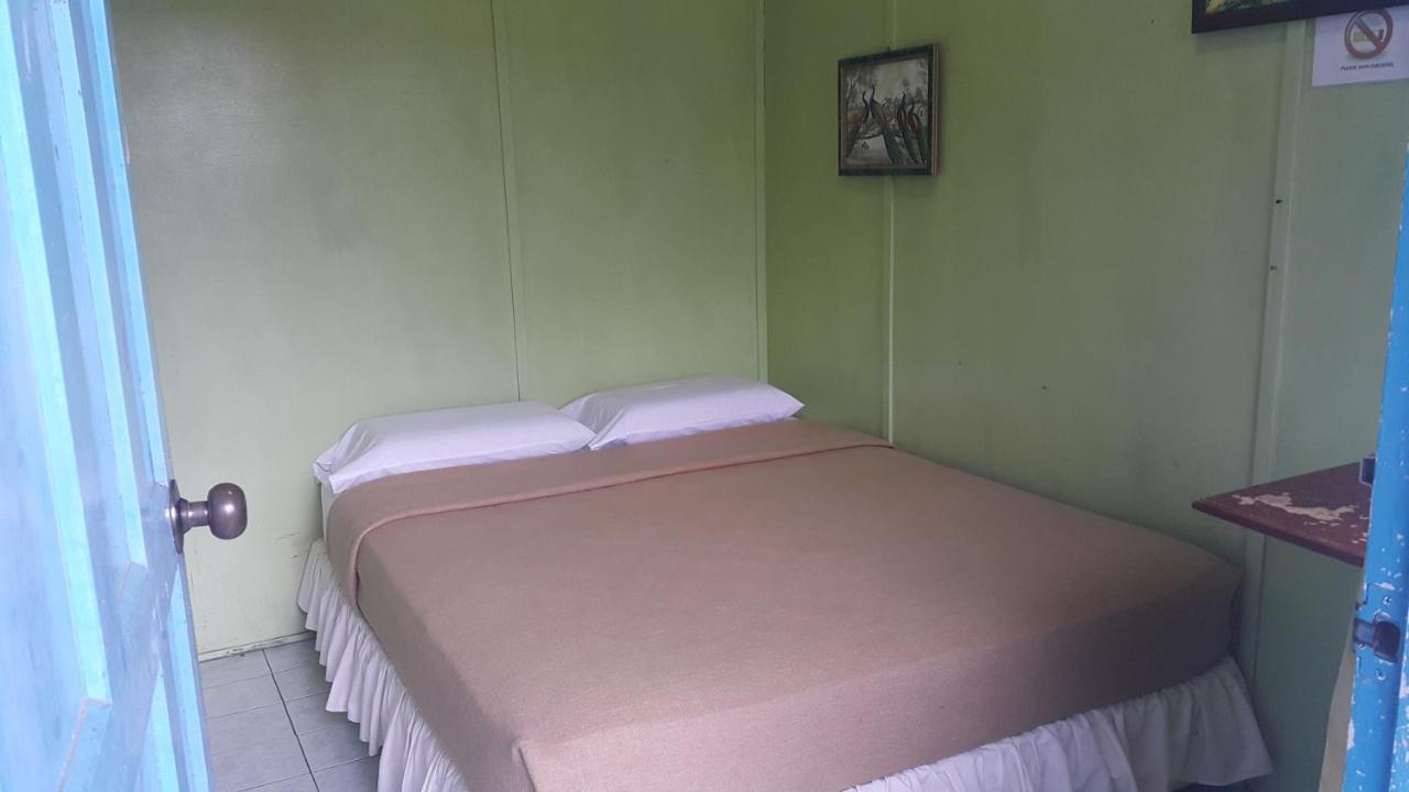 Alora Budget Inn Tanah Rata Ngoại thất bức ảnh