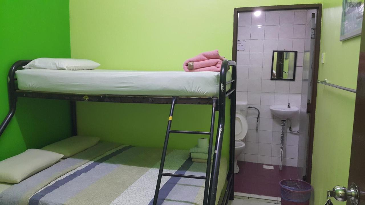 Alora Budget Inn Tanah Rata Ngoại thất bức ảnh