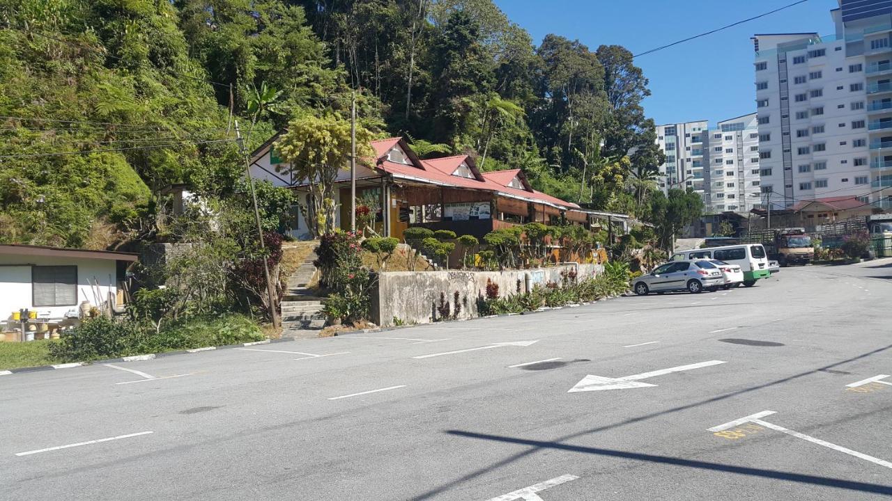 Alora Budget Inn Tanah Rata Ngoại thất bức ảnh