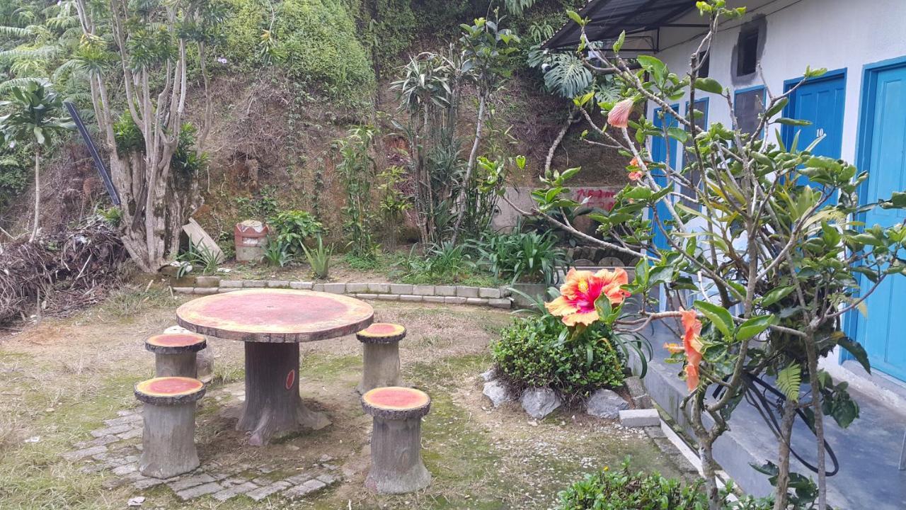Alora Budget Inn Tanah Rata Ngoại thất bức ảnh
