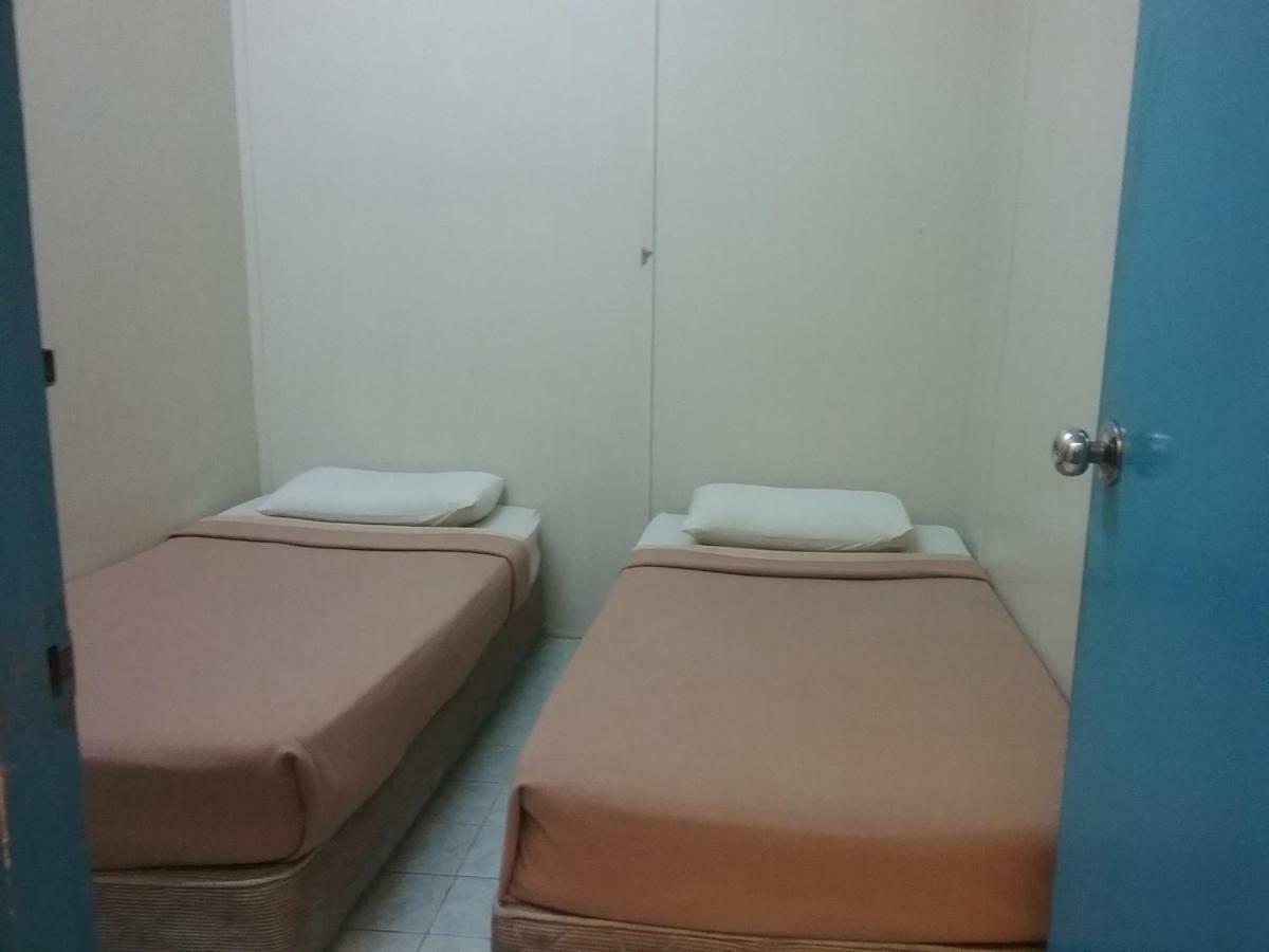 Alora Budget Inn Tanah Rata Ngoại thất bức ảnh